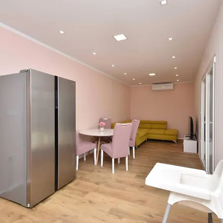 Blue Chill Villa Brodarica (Sibenik-Knin)