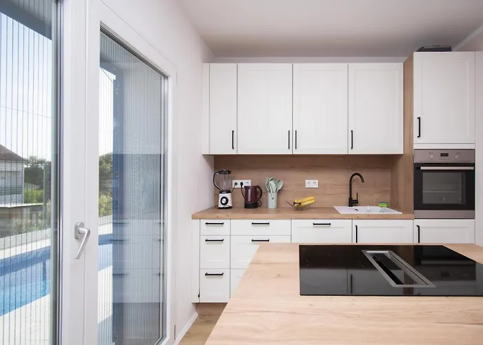 Blue Chill Brodarica (Sibenik-Knin)