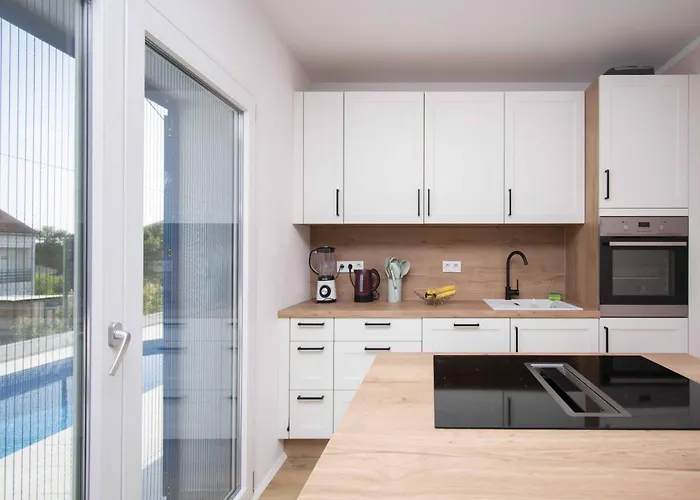 Blue Chill * Brodarica (Sibenik-Knin)